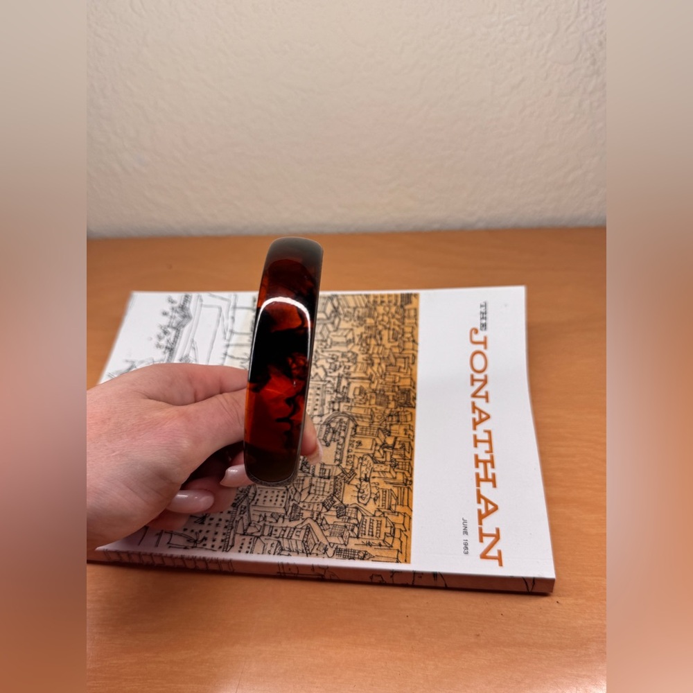 Vintage Tortoiseshell Lucite Bangle - Semi Translucent - Picture 4 of 5